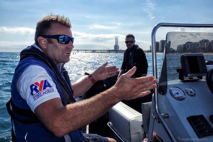 Skipper during stops go through local landmarks