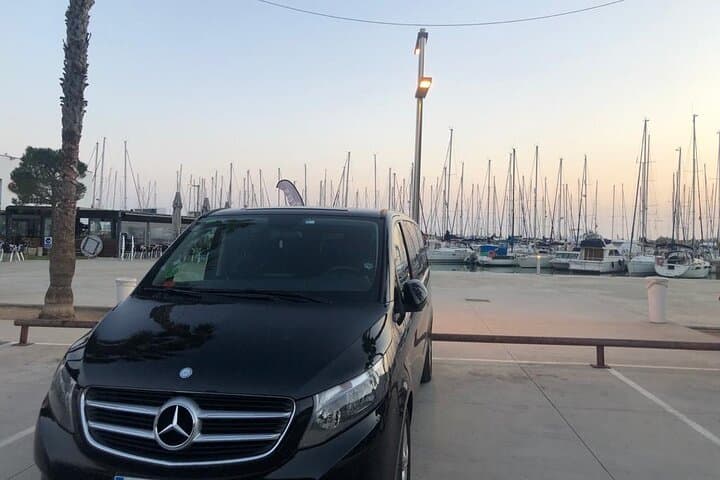 Private Transfer from Barcelona City to the Port (or vice versa)