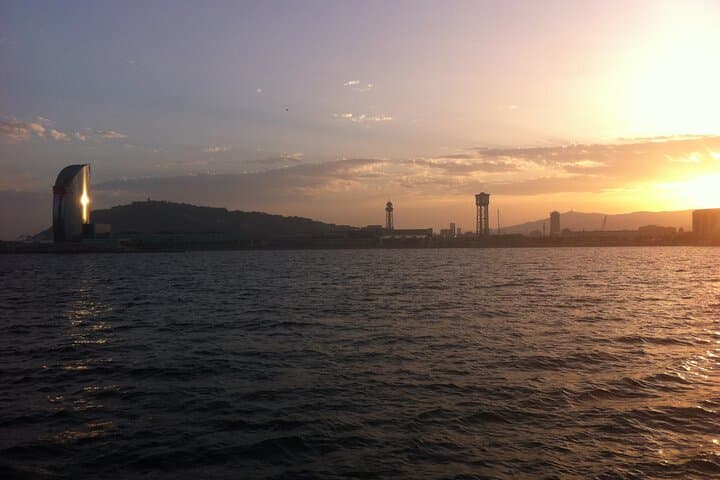 Zona Port vell y barrio gótico al atardecer
