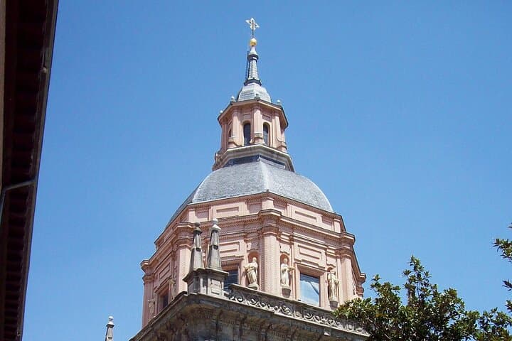 La Latina to Madrid Guided Tour with Breakfast