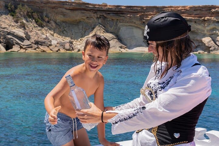 Help the Pirate find the long lost treasure
