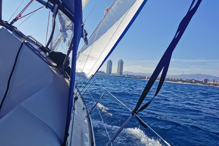 Private 2-Hour Tour of Barcelona on a Sailboat