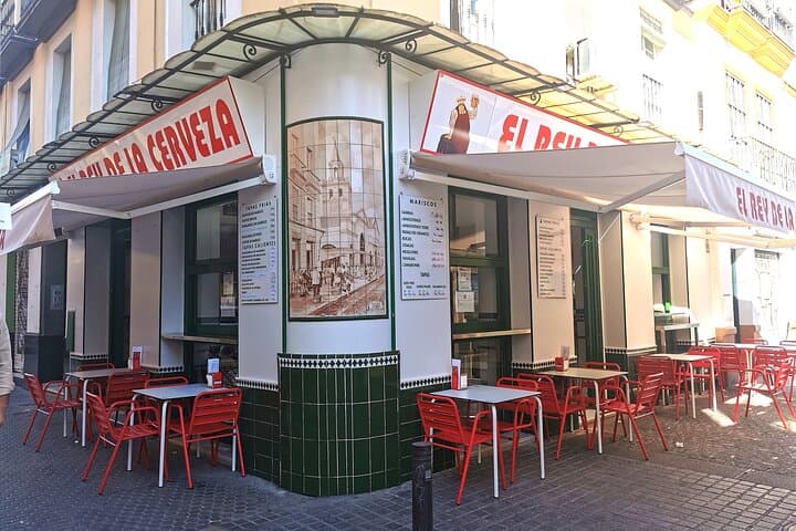 Private food tour in a local Seville neighborhood