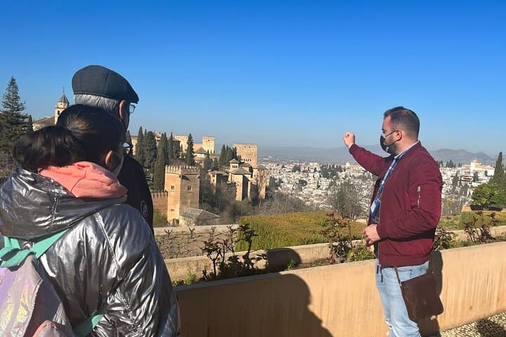 Official Guide to visit Alhambra (tickets NOT included)