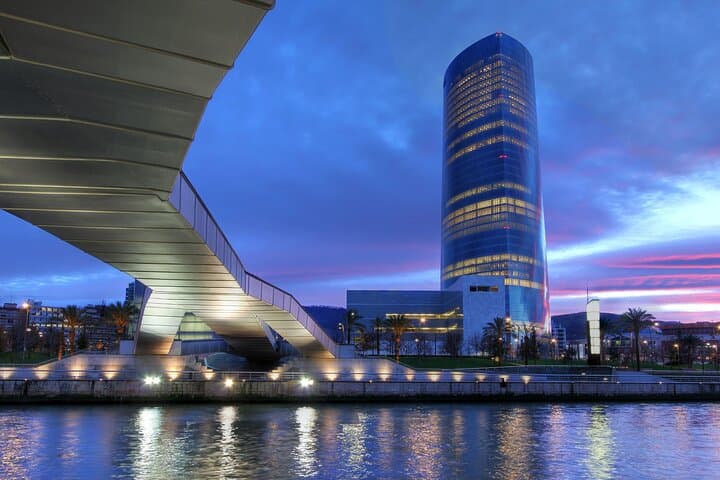 Bilbao : Private Custom Walking Tour with A Guide (Private Tour)