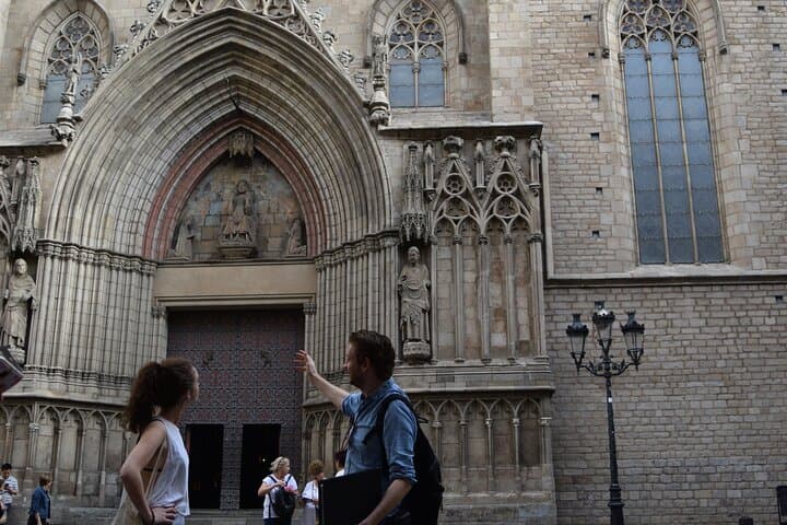 Barcelona Literary Tour - Beyond Orwell and Hemingway