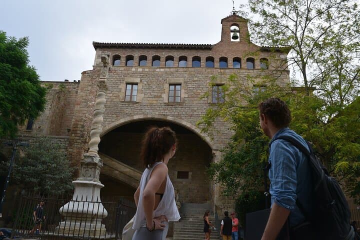 Barcelona Literary Tour - Beyond Orwell and Hemingway