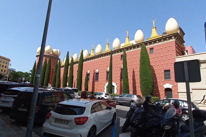 Private Transfer from Barcelona to Figueres