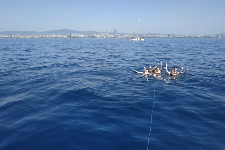 sail with a local captain, drinks and snacks included