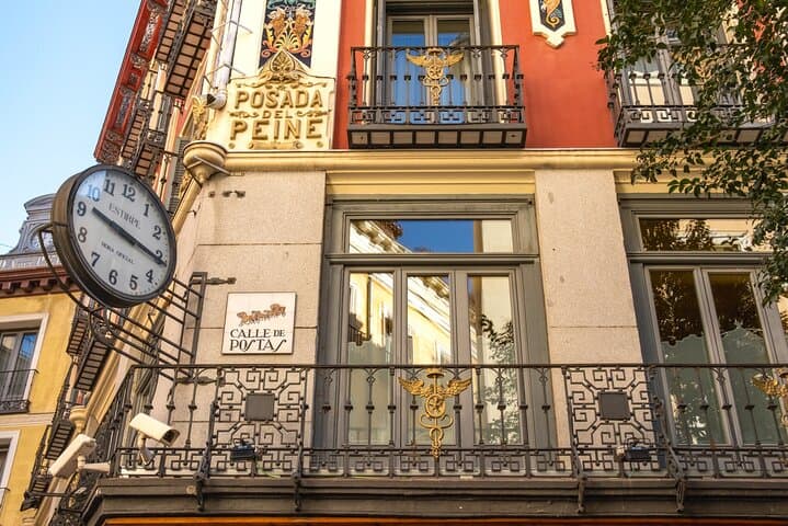Madrid Historical Self-Guided Walking City Tour & Scavenger Hunt