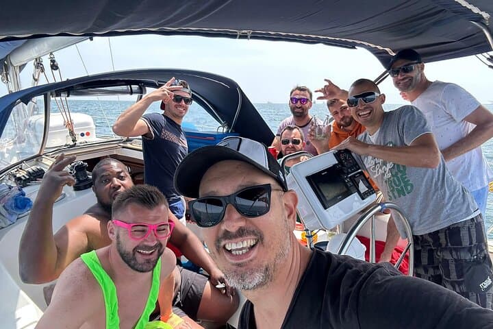 Private 2-Hour Tour of Barcelona on a Sailboat