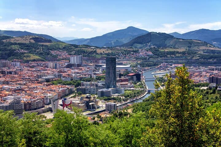 Bilbao Romantic Quest: The Way of Love Along the Ría