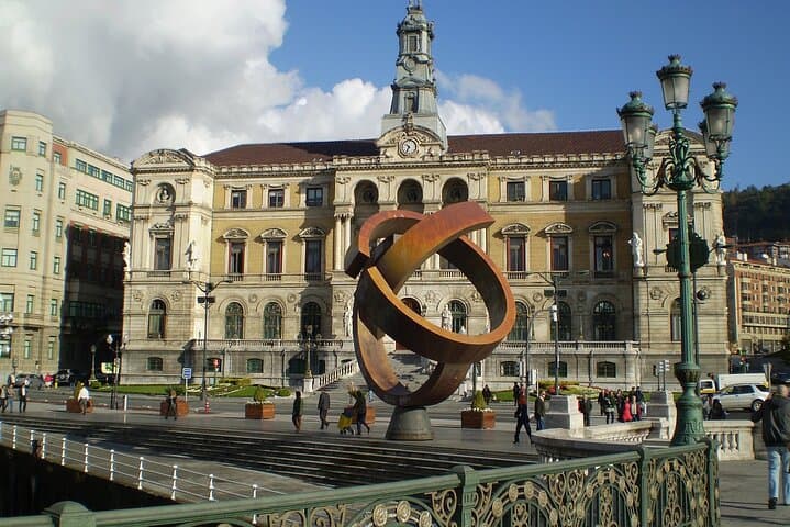 Bilbao Romantic Quest: The Way of Love Along the Ría