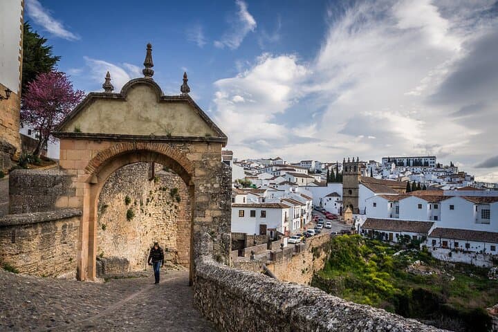 Ronda and White Villages Guided Tour from Seville
