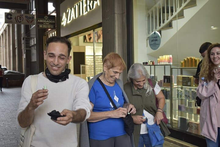 Games and History Walking Tour in the Center of Valencia