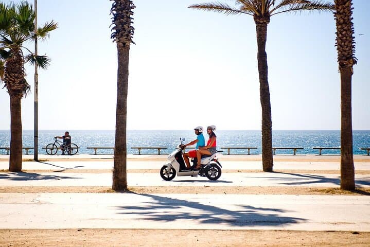 Maspalomas : Rent from 7 hours to 7 days a Petrol Scooter 125 cc