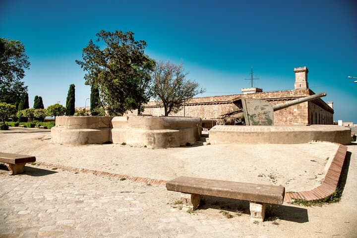 World War II History in Barcelona Old Town Private Tour