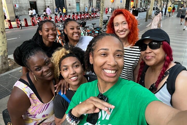 3h Private Food & Shopping Tour in Barcelona