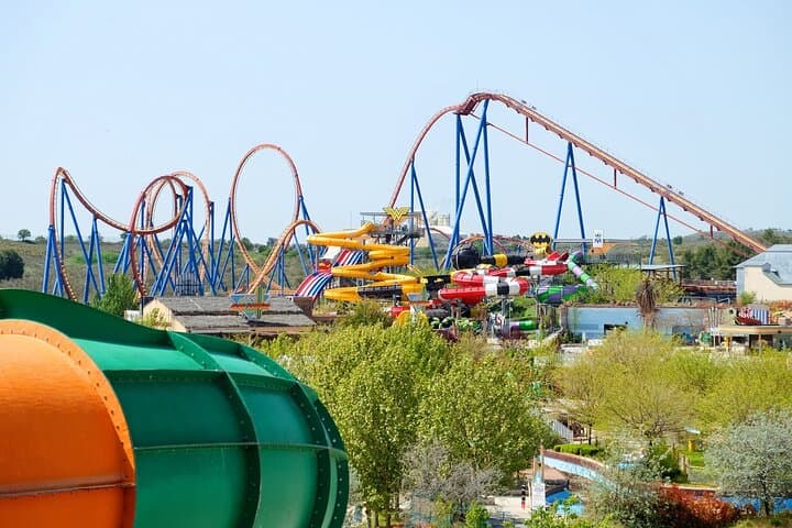 Parque Warner Beach Water Park from Central Madrid
