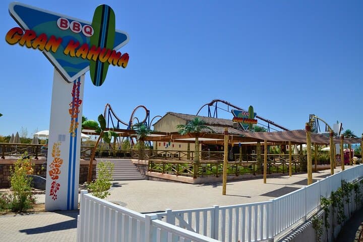 Parque Warner Beach Water Park from Central Madrid