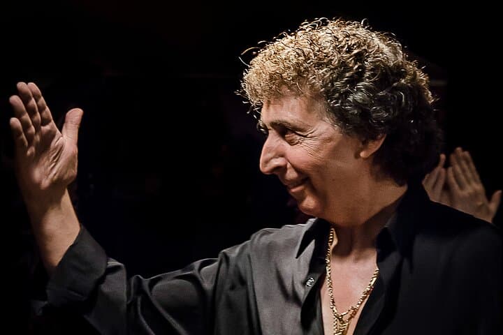 Angel Gabarre Singer