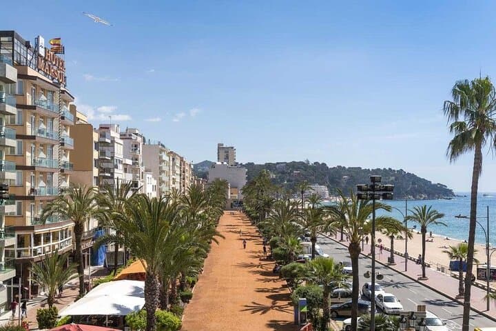 Private Transfer from Barcelona Airport to Lloret de Mar
