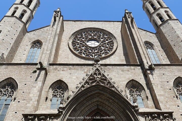 Explore El Born District: Private Half-Day Walking Tour