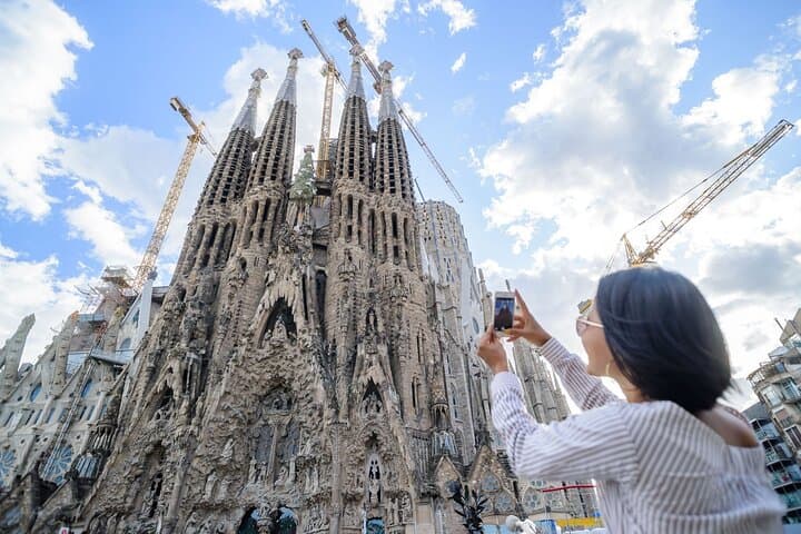 Barcelona Day Tour by High-Speed Train from Madrid.