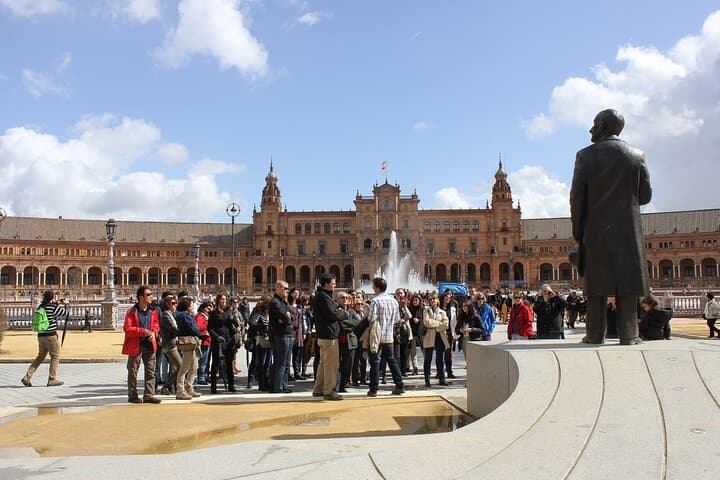 Secrets of Maria Luisa Park and Plaza de España Private Tour