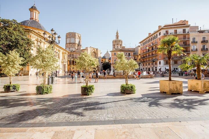 Explore Valencia in 60 minutes with a Local