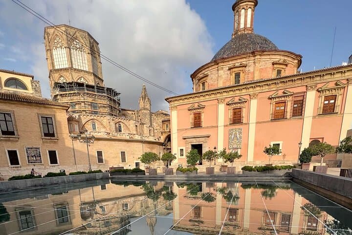 In Love with Valencia: A Self-Guided Tour of its Landmarks