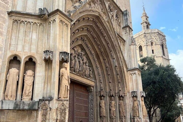 In Love with Valencia: A Self-Guided Tour of its Landmarks