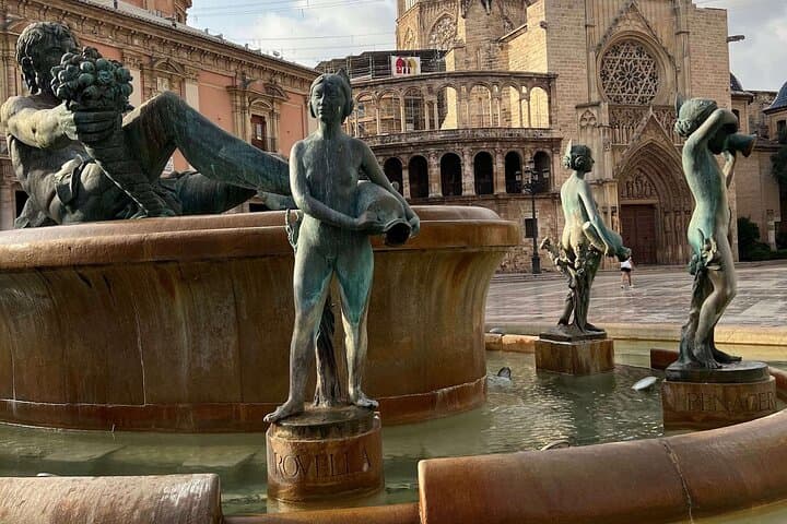 In Love with Valencia: A Self-Guided Tour of its Landmarks