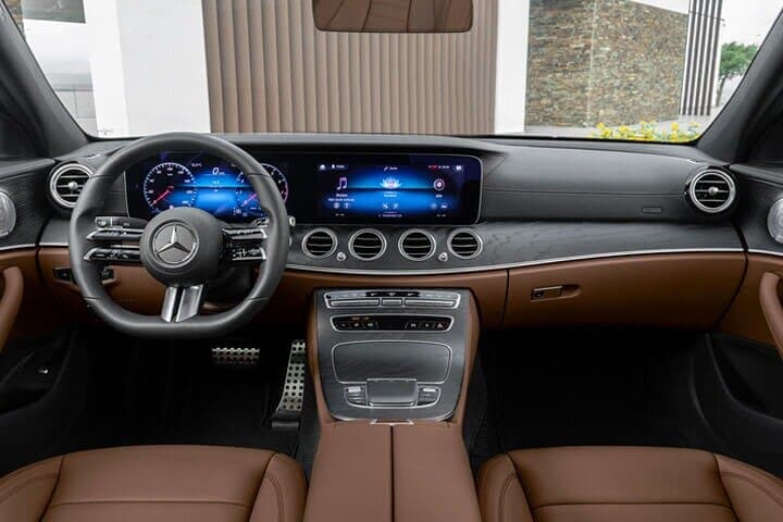 Departure Private Transfer Santiago de Compostela to SCQ Airport by Business Car