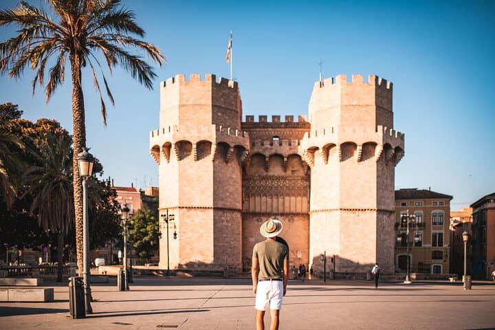 Valencia Private Tour: Old Town, La Lonja de la Seda & Horchata