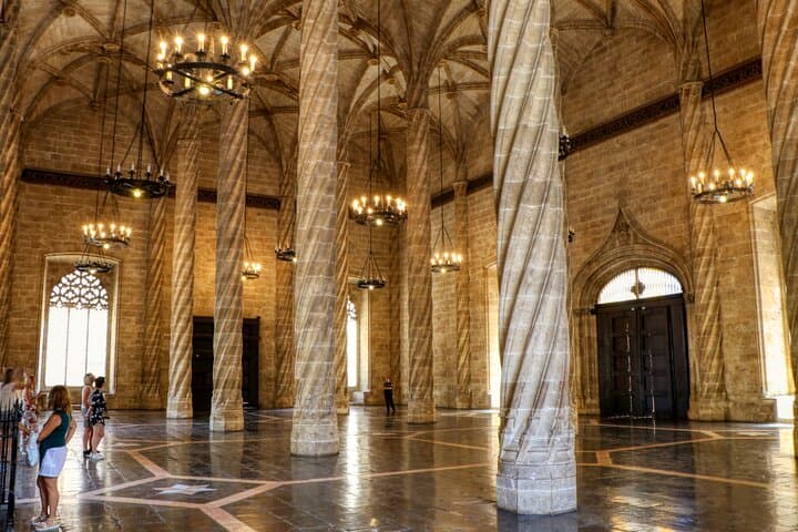 Valencia Private Tour: Old Town, La Lonja de la Seda & Horchata