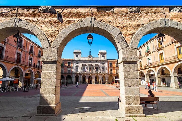 Avila and Segovia Private Minivan Tour from Madrid