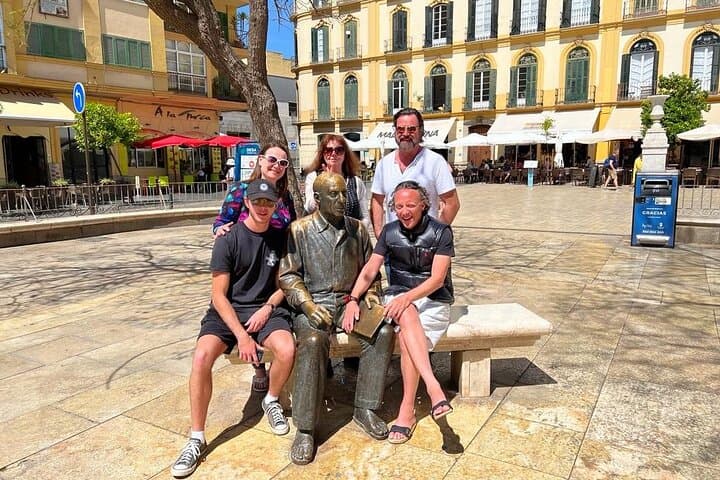 Picasso statue