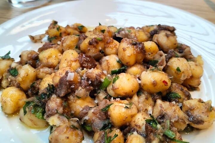 Chickpeas with Catalan sausage