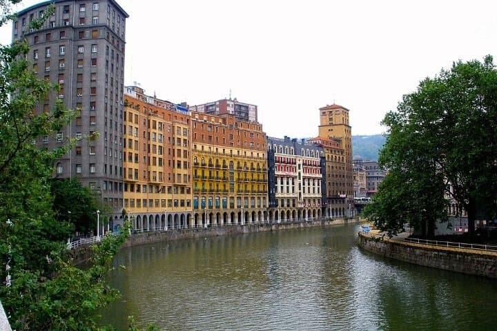 Bilbao : Private Custom Walking Tour with A Guide (Private Tour)
