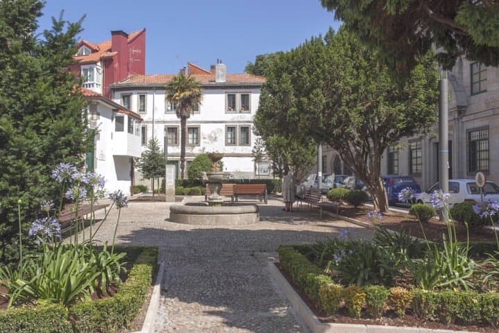 A Coruña Self-Guided City Walking Tour & Scavenger Hunt