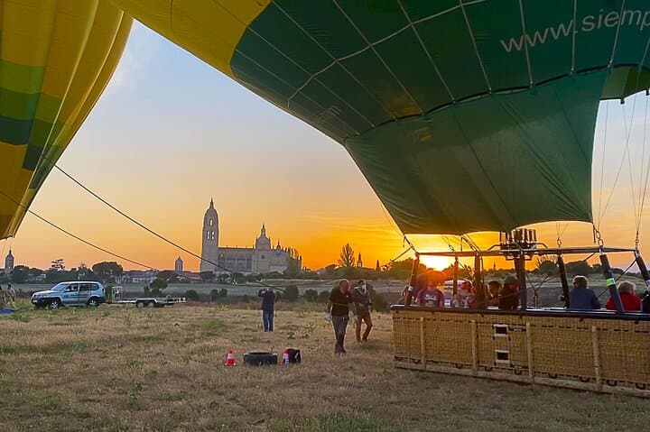 Balloon ride in Segovia with optional transportation from Madrid