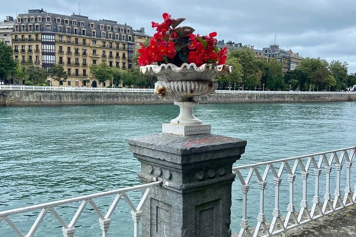 Walking Tour in San Sebastian