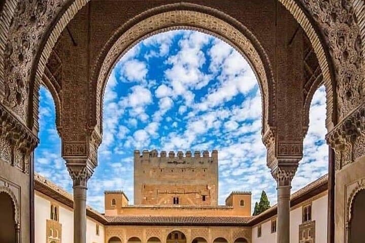 Luxury Private Alhambra & Generalife Tour from Motril port