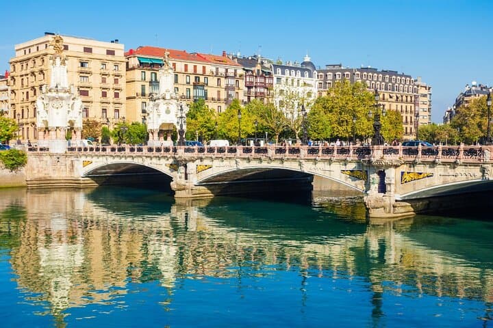 Essentials San Sebastian Private Walking Tour