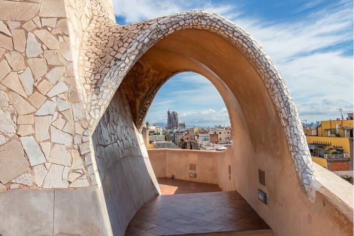 Barcelona City Pass with Sagrada Familia Entry