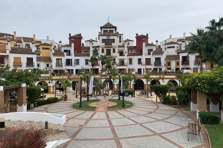 Valencia Family Discovery Private Tour - Squares & Gardens