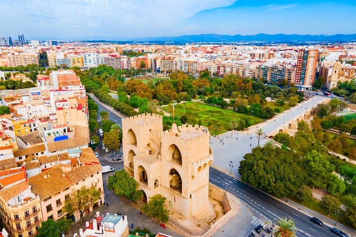 Valencia Family Discovery Private Tour - Squares & Gardens