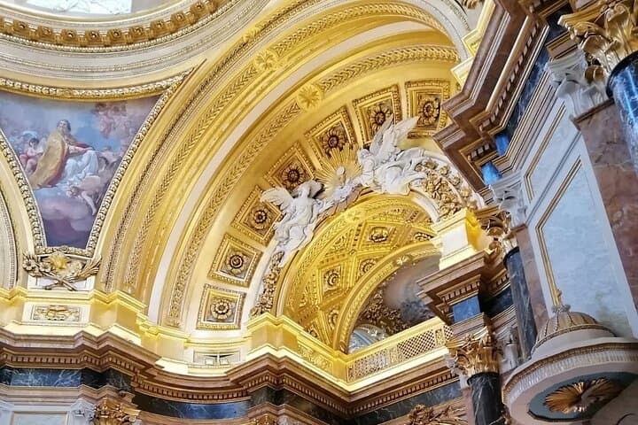Prado Museum and Royal Palace Guided tour transportation included