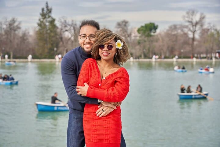 Private Professional Photoshoot in Retiro Park in Madrid